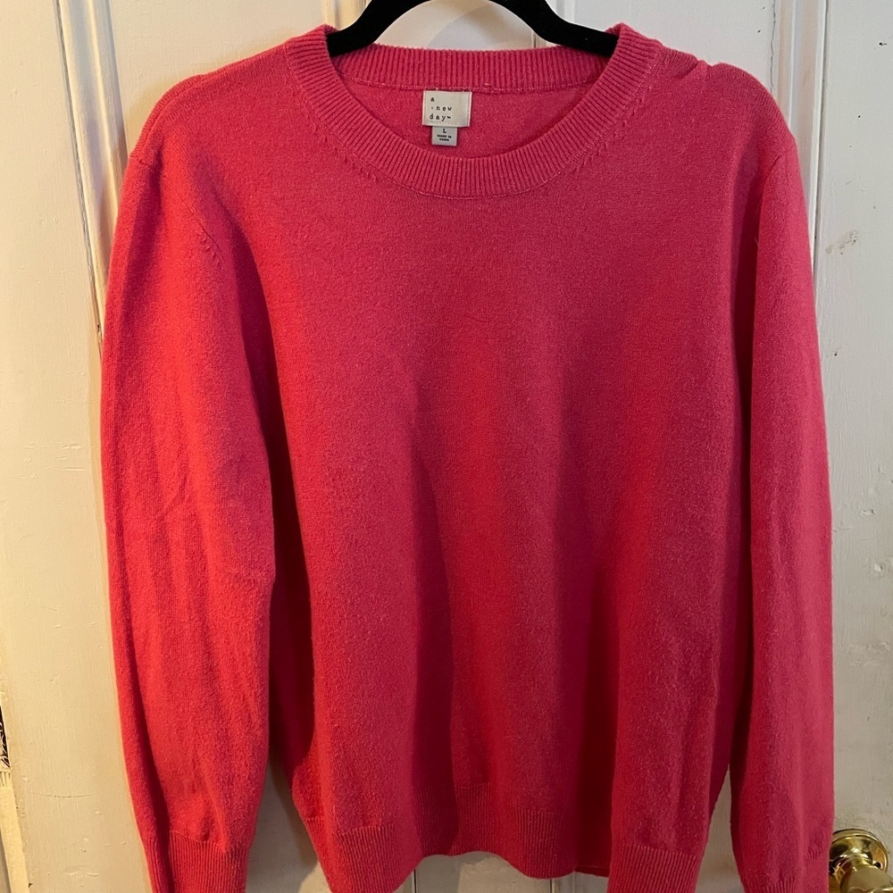 Pink Crewneck Sweater | women’s medium